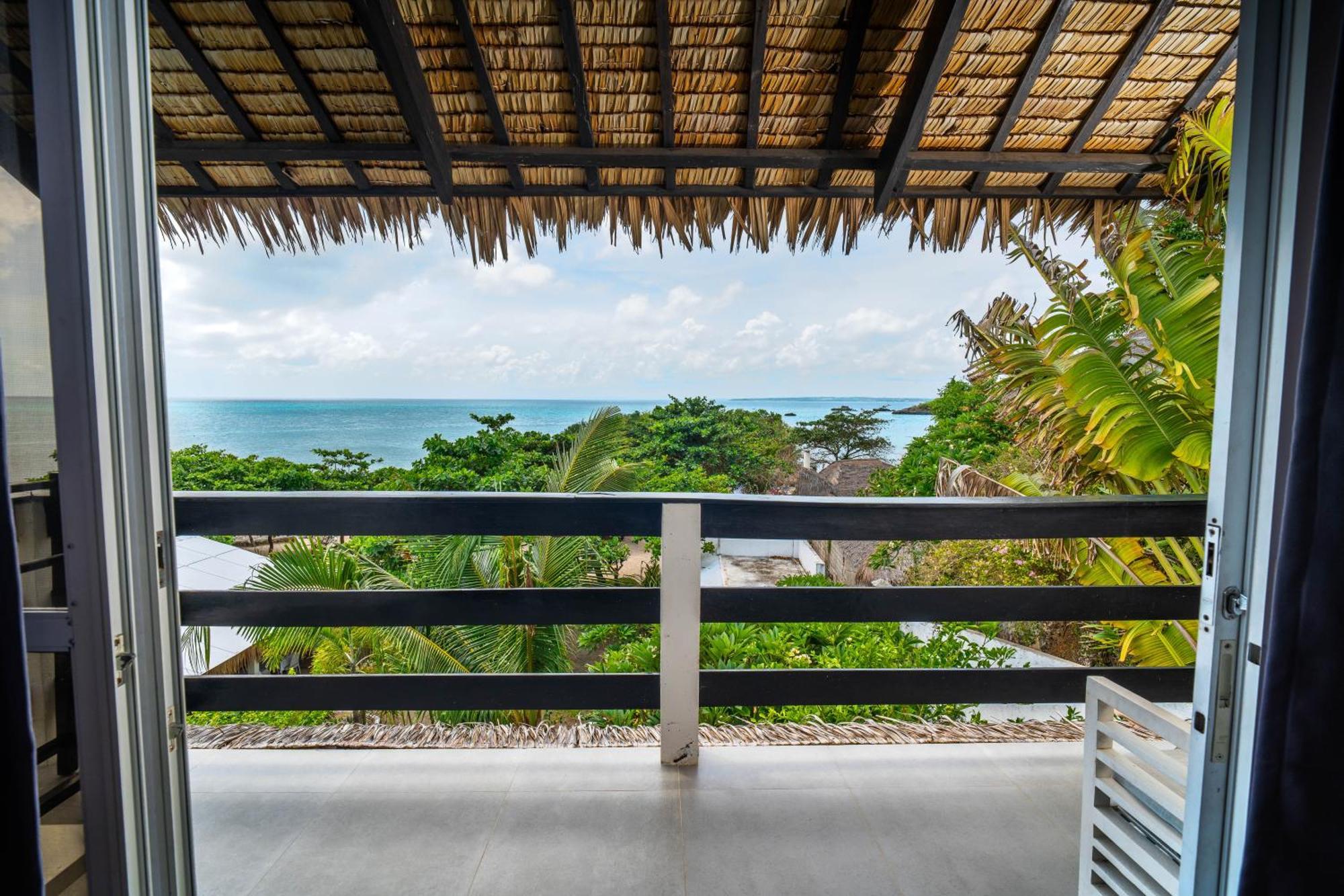Blanco Beach Resort Malapascua Bagian luar foto